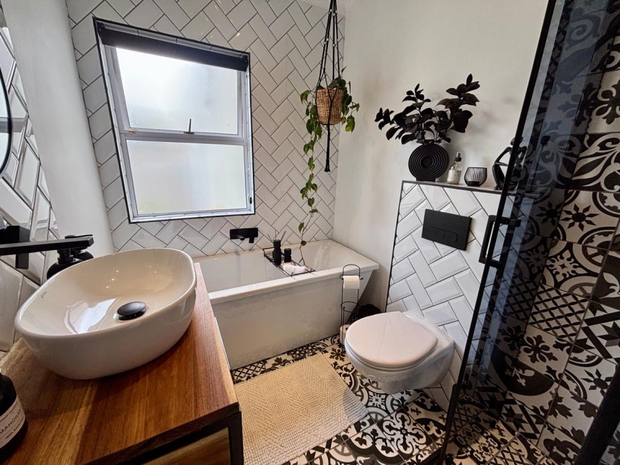 To Let 3 Bedroom Property for Rent in Windsor Park Estate Western Cape